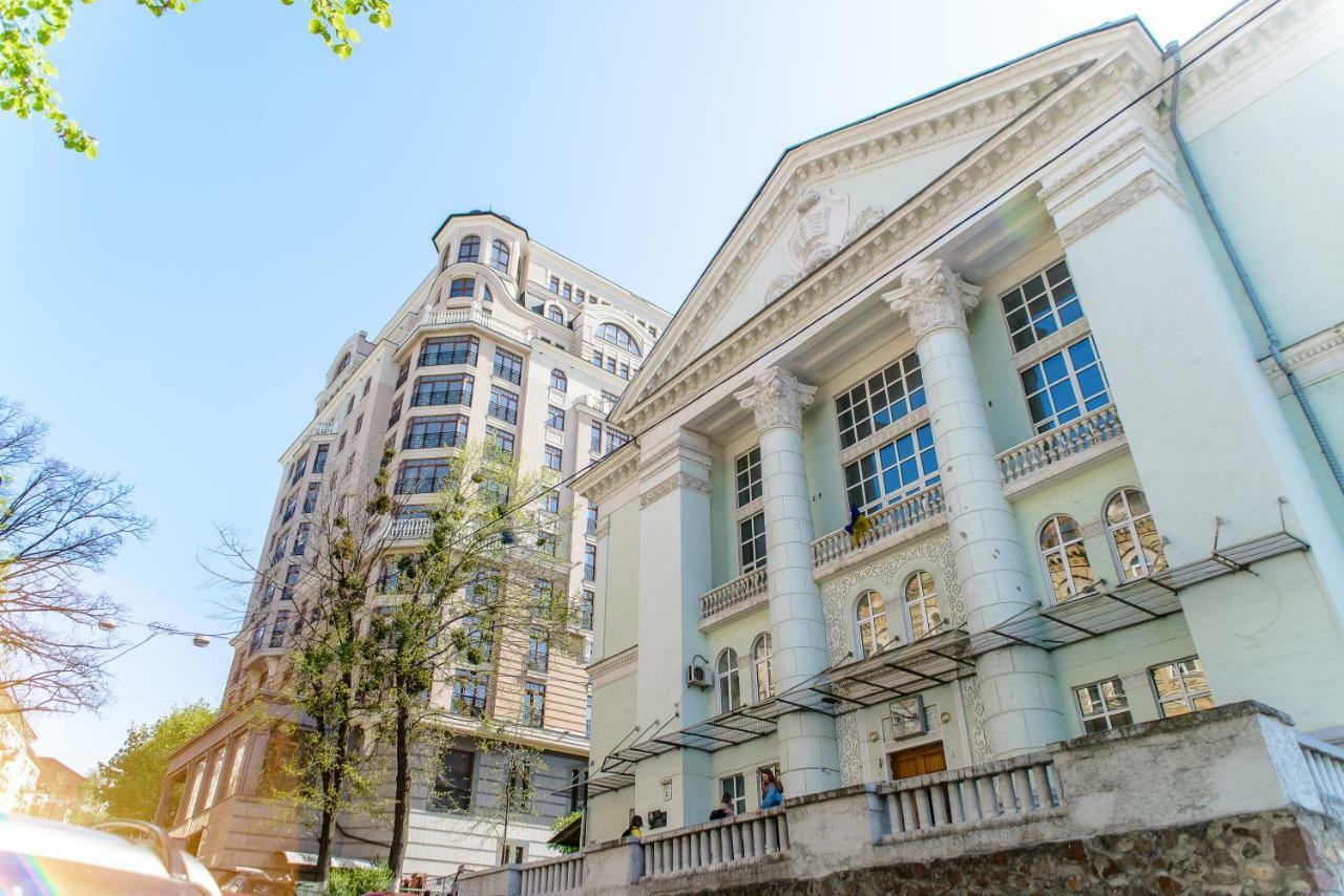 Globus Lipki Hostel Киев Екстериор снимка