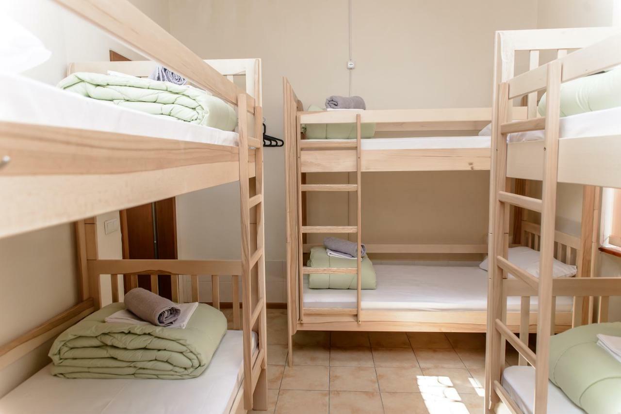 Globus Lipki Hostel Киев Екстериор снимка